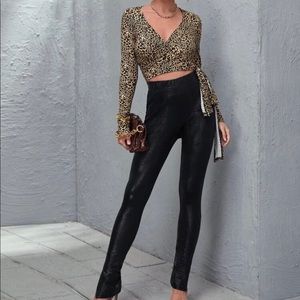 Hem split crocodile design fitted jeans